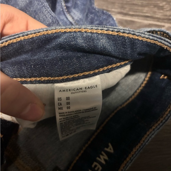 American Eagle Dark-wash Shorts, Size 00 - Picture 3 of 6